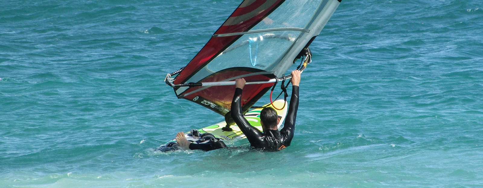 Windsurfen der Wasserstart